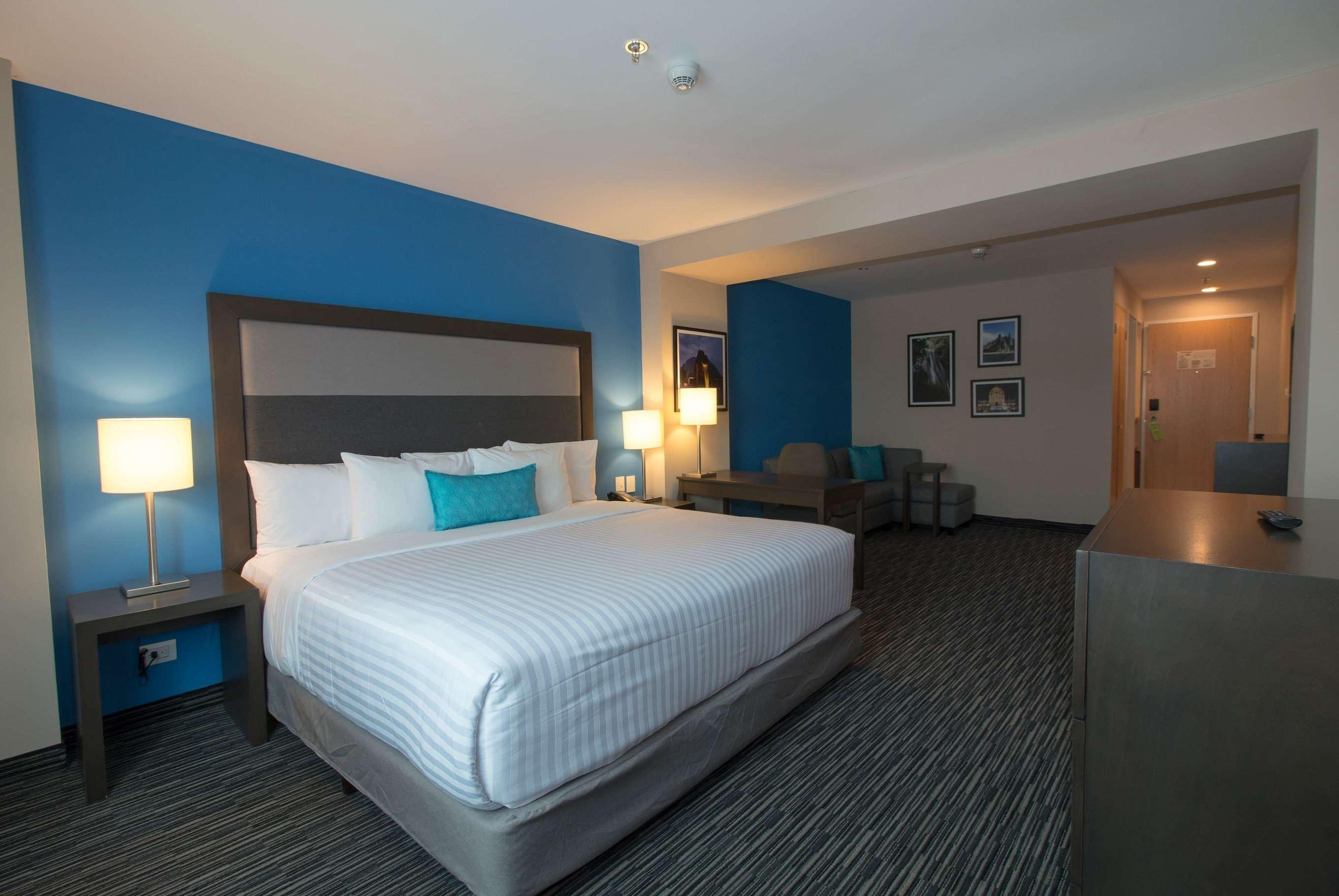 ลา ควินตา บาย วินด์แฮม มอนเตร์เรย์ แอโรปวยร์โต Hotel อโปดาคา ภายนอก รูปภาพ